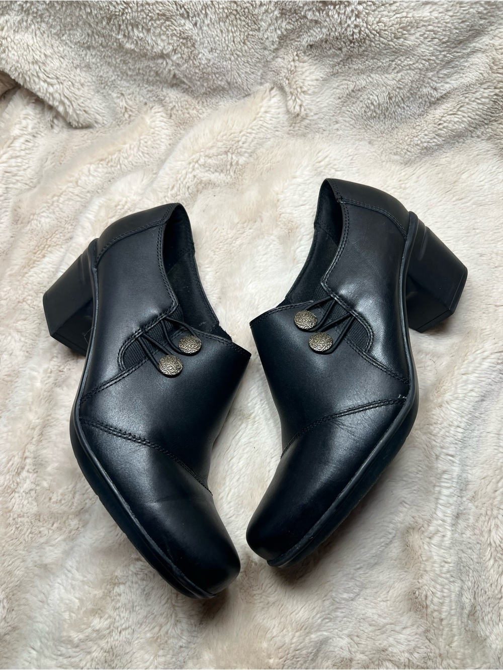 Clarks Black Bootie Womens size 7.5 - Picture 5 of 8